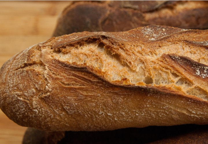 Вплоть до рака: почему нельзя есть горячий хлеб, рассказали медики