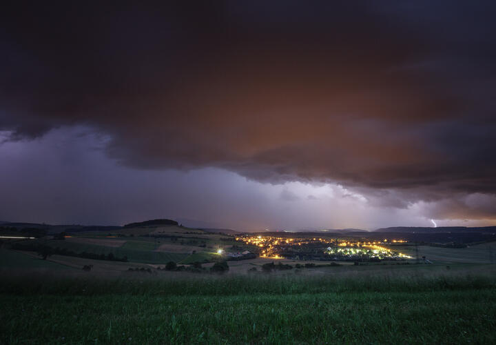 Ливень и гроза: какая погода будет на Кубани 15 мая