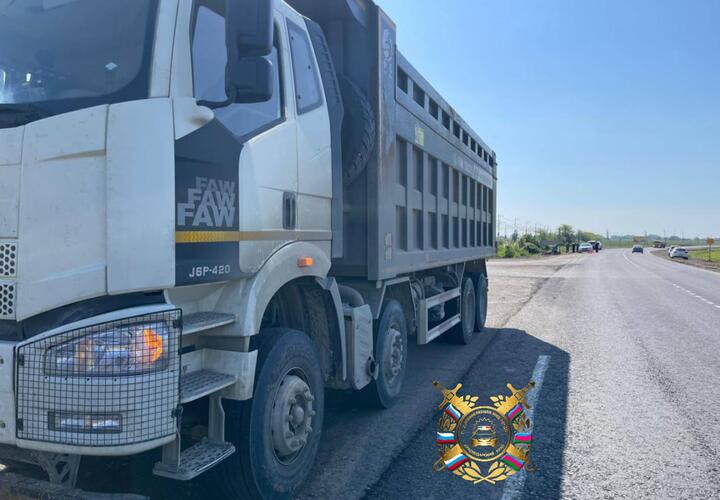 На Кубани грузовик насмерть сбил 60-летнего велосипедиста