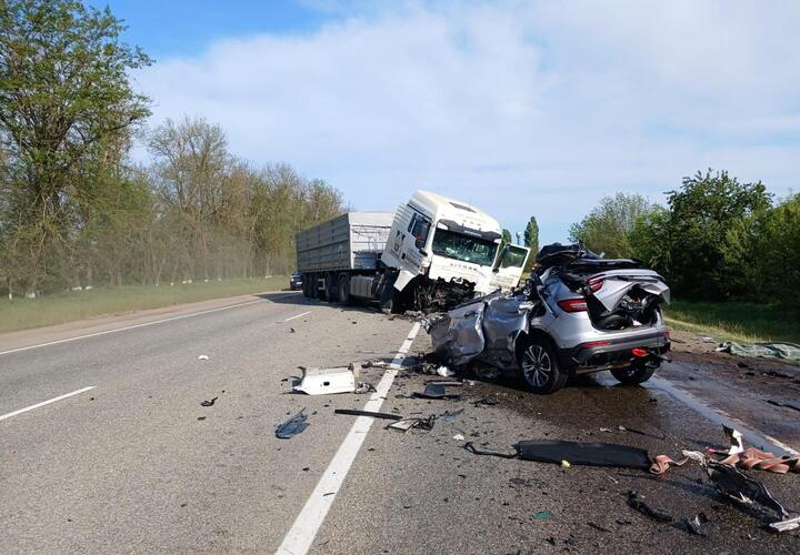 На Кубани в страшном ДТП погиб 14-летний водитель иномарки
