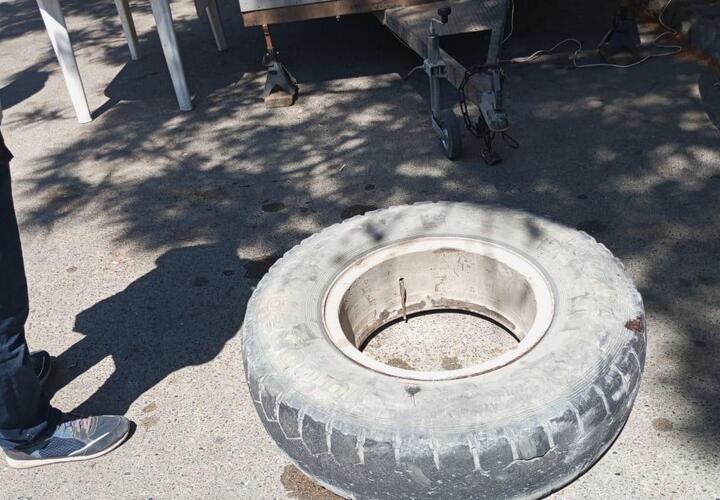 Отскочившее от КамАЗа колесо сбило женщину на Кубани