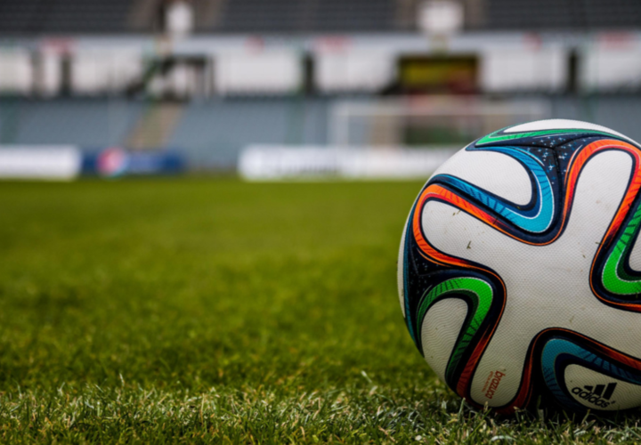 В Краснодаре задержали фаната «Динамо», который зажигал дымовые шашки перед матчем