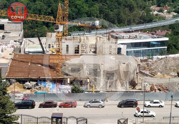 В Сочи рухнули перекрытия на строительстве новой школы