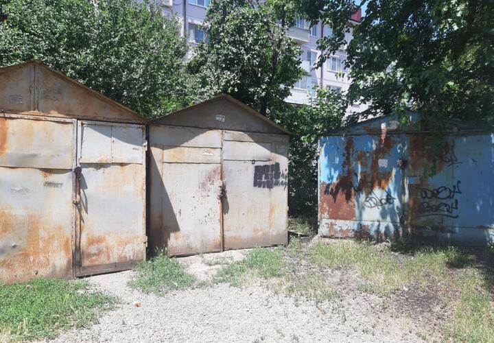 Быть или не быть гаражам: в Краснодаре тысячи самовольных конструкций уродуют город