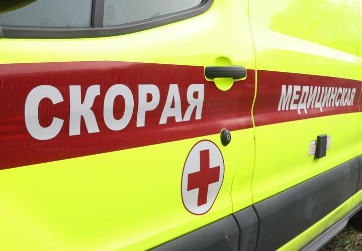 На Кубани мужчина ударил медсестру поленом по голове и хотел убить соседа