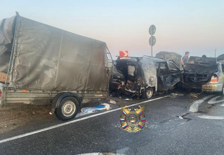 Один человек погиб и двое ранены в тяжелом ДТП в Темрюкском районе Кубани