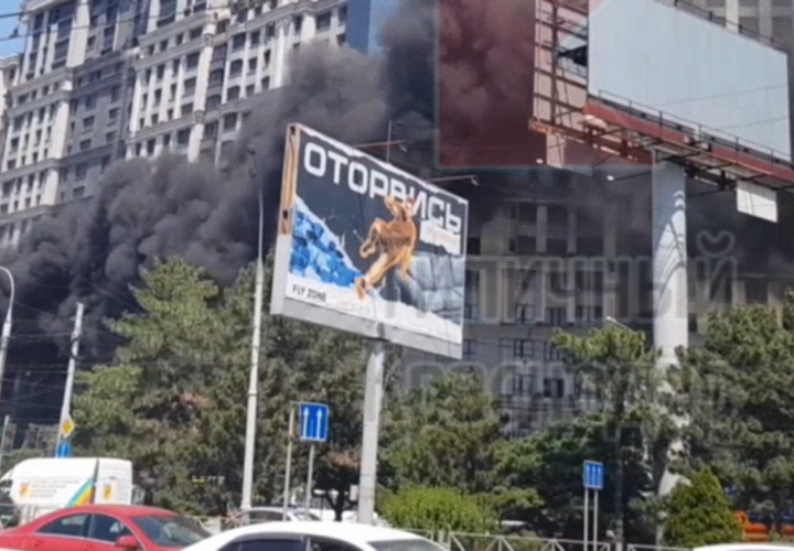 В Краснодаре произошел мощный пожар в строящемся элитном ЖК