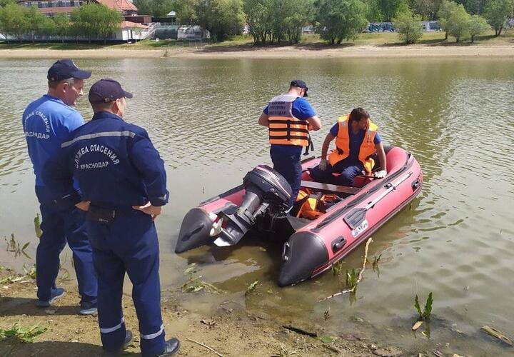 В Краснодаре в озере утонул мужчина