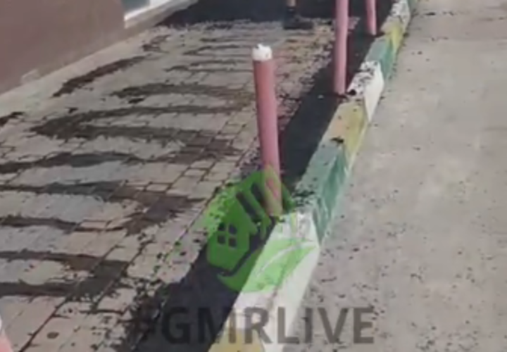 В Краснодаре закатали в асфальт тротуарную плитку, жильцы не понимают – зачем