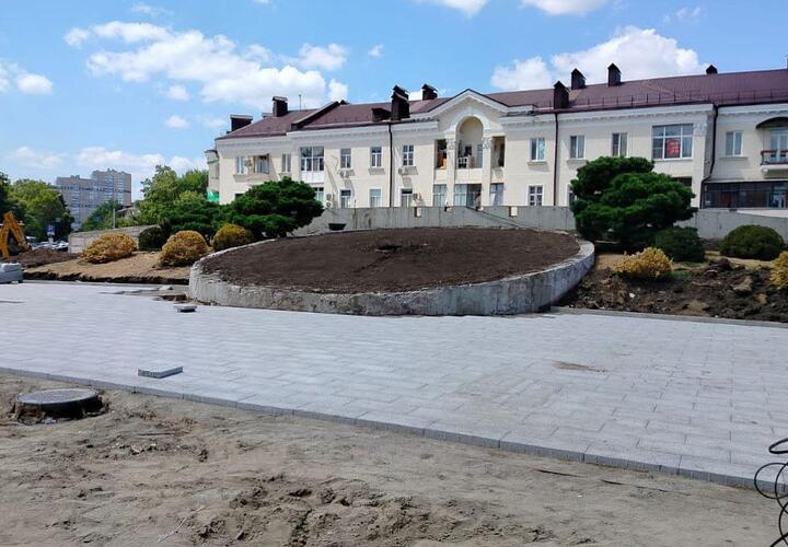 Цветочные часы в новом сквере Краснодара будут «парить» над клумбой