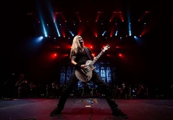 Легендарные хиты группы «Metallica» в сопровождении симфонического оркестра прогремят на концерте в Сочи 12+