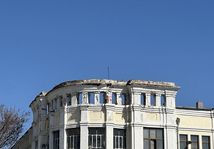 Повреждений больше: в результате украинской атаки на Новороссийск пострадали пять квартир и два коммерческих помещения