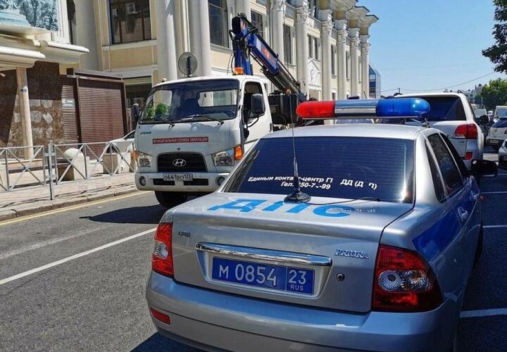 «Воспитать культуру»: в Краснодаре за три месяца на штрафстоянки вывезено почти 2,5 тысячи машин