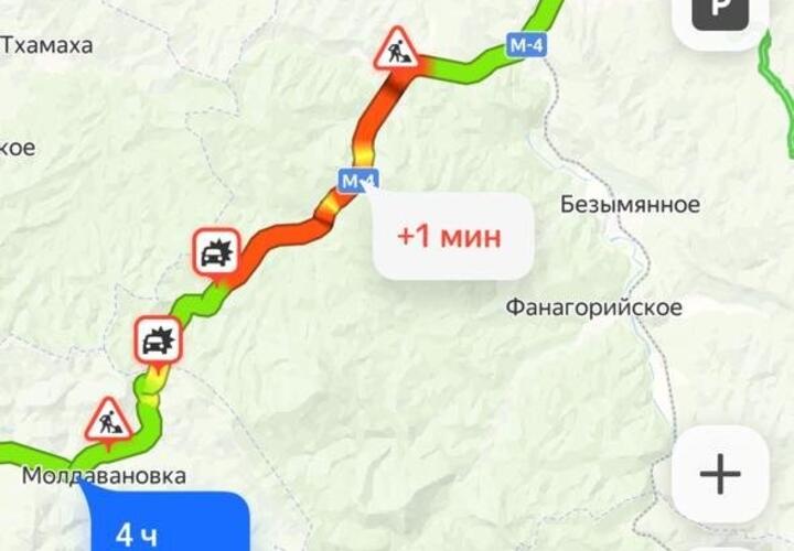 Быстро к морю не доедешь: на каких трассах Кубани сейчас образовались самые большие пробки