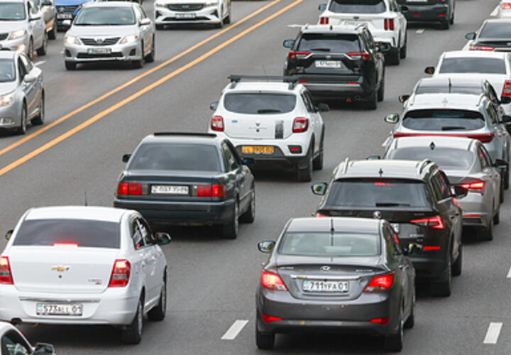 Долгая дорога к морю: уже с раннего утра трасса М 4 на Кубани встала в более чем 30-километровых пробках