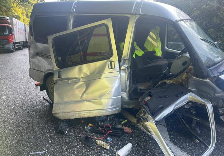 «Газель» врезалась в «Мерседес» на дороге в Сочи, есть пострадавшие