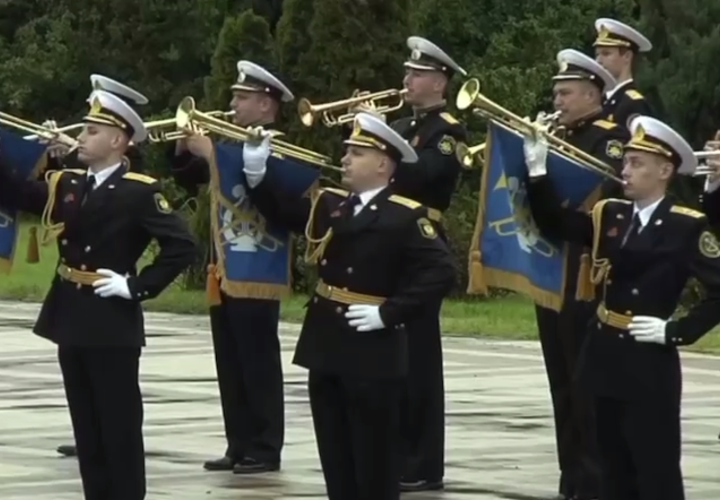 Из соображений безопасности тожественное мероприятие решено провести без зрителей