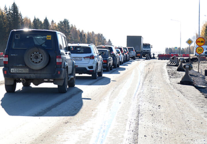 Лучше не ехать: по дороге к морю в Краснодарском крае образовались огромные пробки