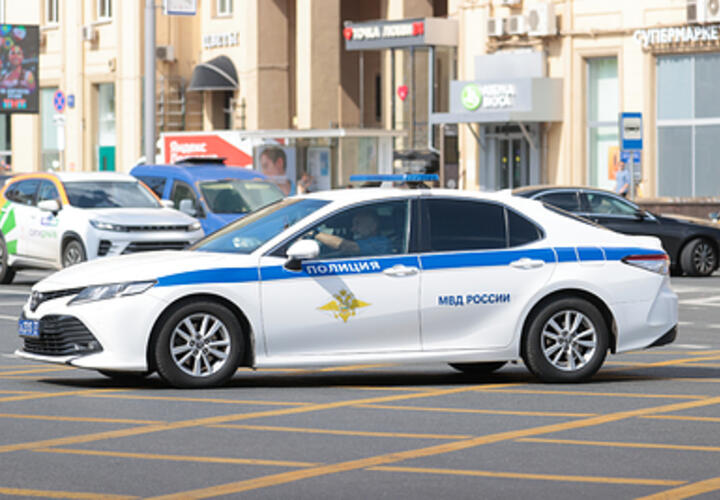 Полиция в Краснодаре начала проверку после избиения подростками на улице маленького мальчика