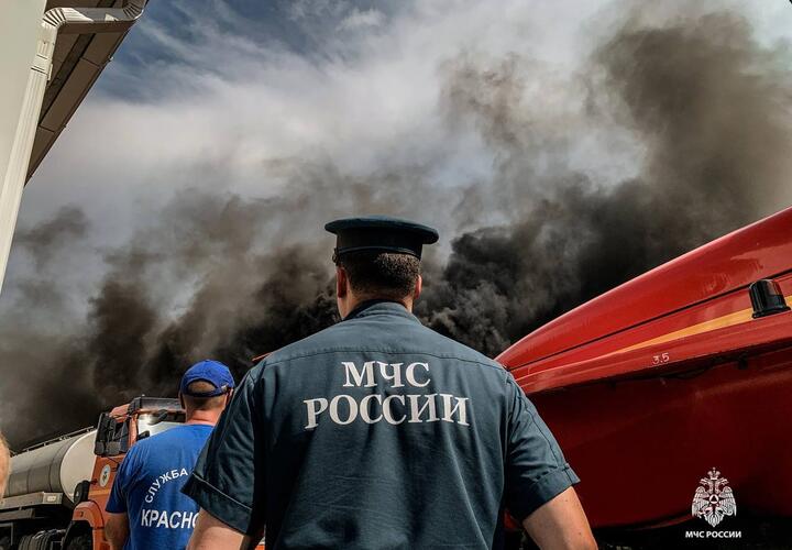 Прямо сейчас огнеборцы тушат большой пожар в Анапе