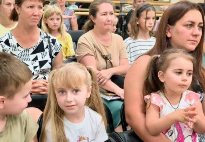 В акции «Собери ребенка в школу» участвовал депутат Гордумы Андрей Анашкин