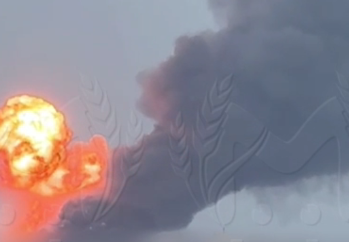 В порту «Кавказ» на Кубани оказавшихся за бортом горящего парома четырех моряков удалось спасти