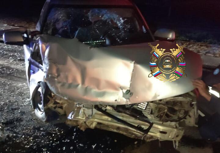 2-летний малыш и двое взрослых пострадали в аварии на Кубани