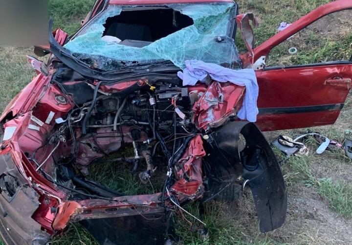 На Кубани обочечник устроил грандиозную аварию, в которой пострадал сам, травмы получили двое пассажиров