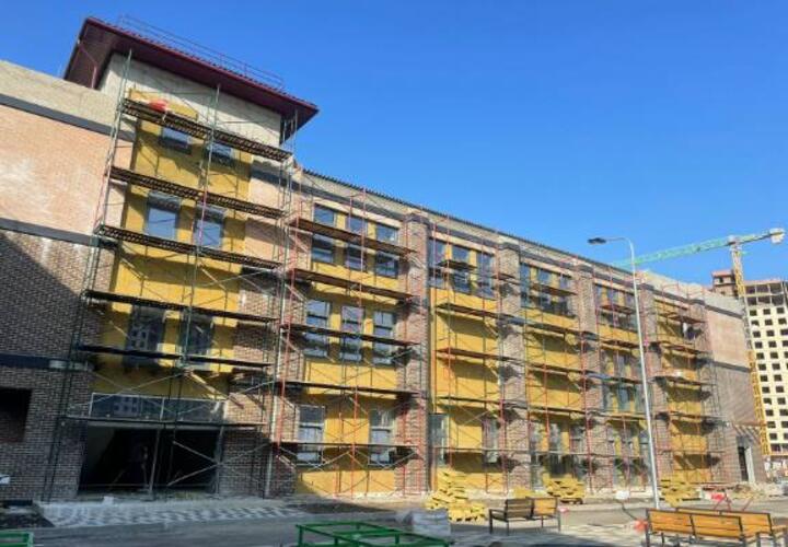 Нашелся бы персонал: в Краснодаре одновременно строятся более 20 школ и свыше 40 детсадов