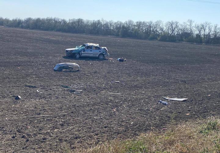Один человек погиб и ещё двое, включая малолетнего ребёнка, пострадали в результате ДТП в Ейском районе