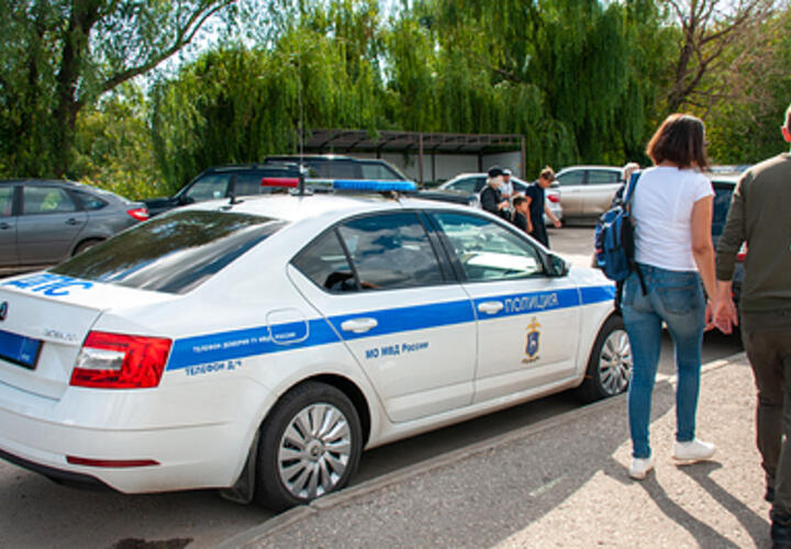 Уснул за рулем: из-за серьезного ДТП возникла длинная пробка на трассе Джубга-Сочи