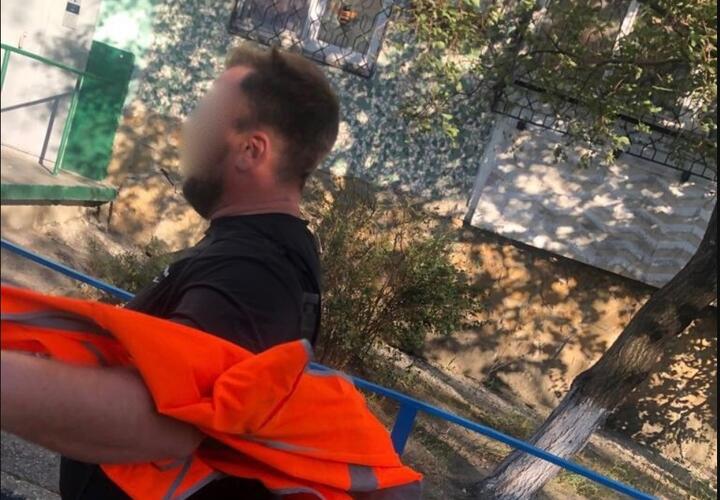 В Новороссийске пенсионеры «раскусили» афериста, представлявшегося сотрудником НЭСКа