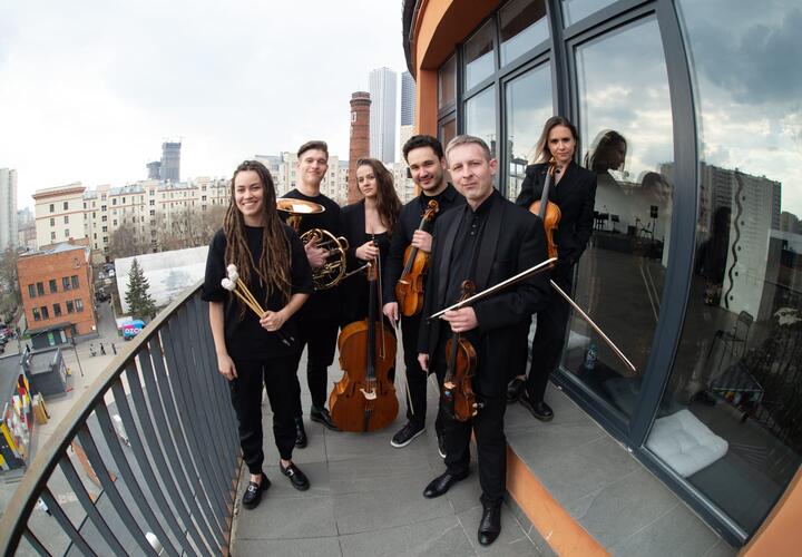 Студия Simple Music Ensemble приготовила для жителей и гостей курорта две программы