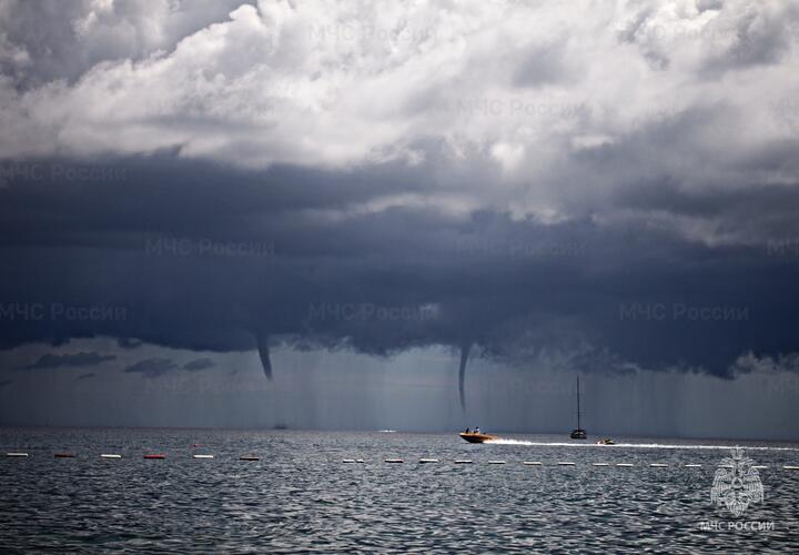 Черноморскому побережью Кубани угрожают смерчи