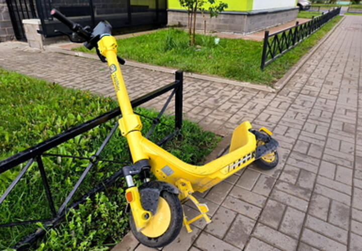 Мужчину, сбившего на электросамокате 9-летнего ребёнка, разыскивают правоохранители в Сочи