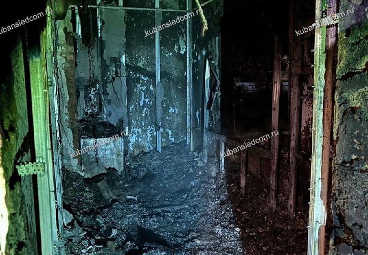 На Кубани в выгоревшем дотла доме обнаружили труп пенсионера