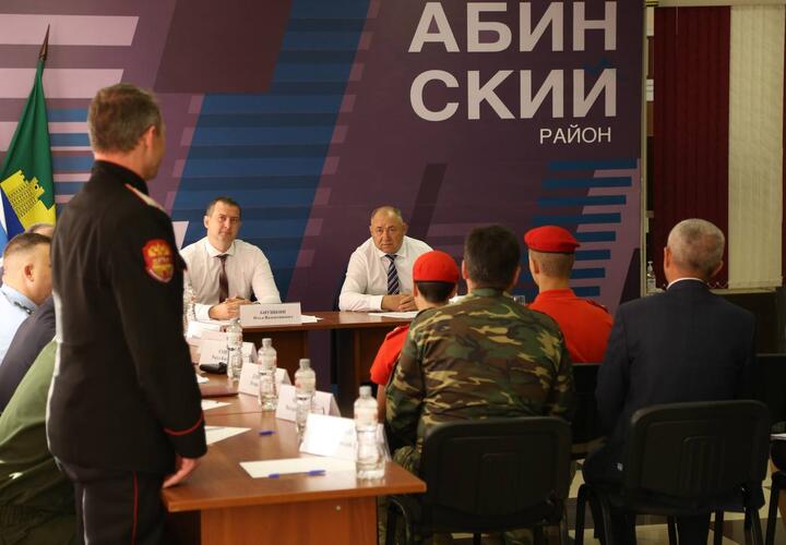 Острые вопросы обсудили жители Абинского района на приёме граждан с депутатом Госдумы Иваном Демченко