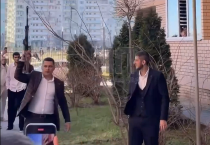 Стрелявший из автомата Калашникова  мужчина допрошен в Краснодаре