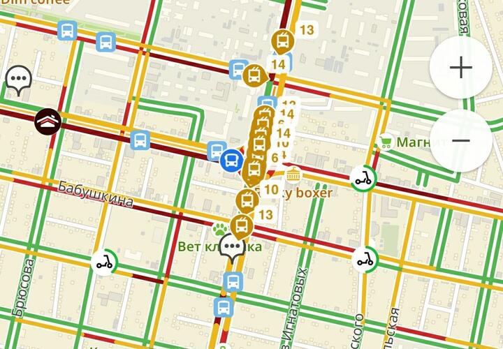 Троллейбусы шести маршрутов снова сильно опаздывают из-за 9-балльных пробок в Краснодаре