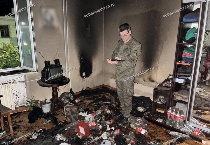 В Армавире при пожаре в многоквартирном доме погиб человек