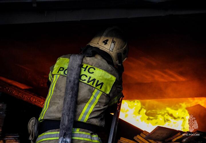 В Калининском районе Кубани в собственном доме погиб 39-летний мужчина