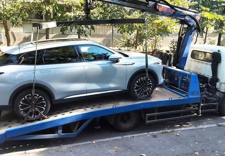 Власти Краснодара считают, что в центре города стало «свободнее» благодаря работе эвакуаторов