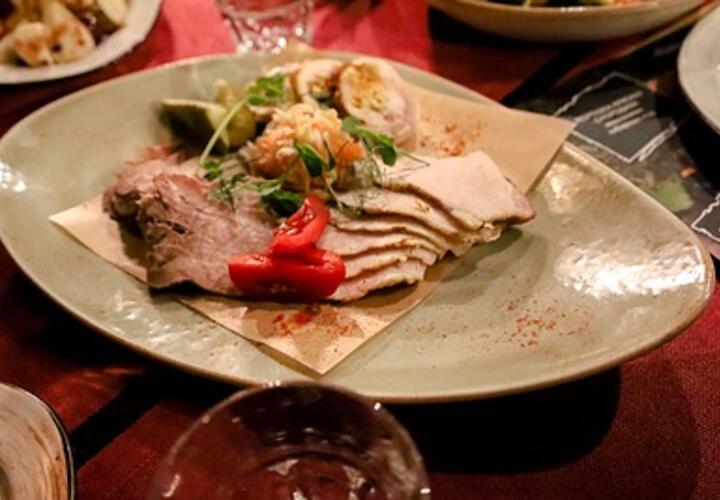 Поздний ужин опасен для здоровья, рассказали учёные