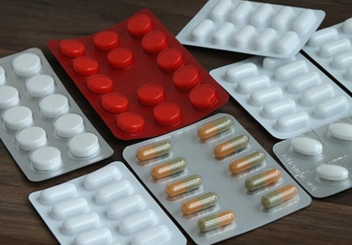 Привычка бездумно принимать препараты может обернуться серьезным вредом здоровью