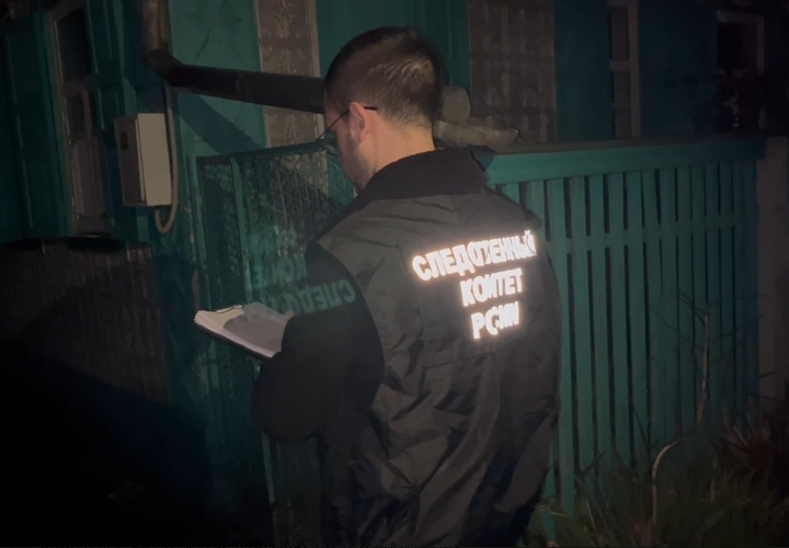 Следователи СК выясняют причины смерти пожилого жителя посёлка Мостовского в собственном доме