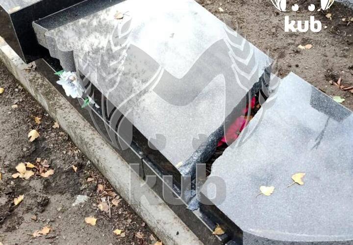 Вандалы разгромили кладбище в Тихорецком районе