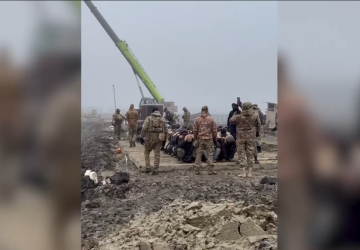 85 мигрантов обнаружили полицейские на стройке в Красноармейском районе Кубани