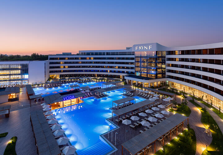 Отель FЮNF в Анапе стал победителем в номинации «Лучший отель пять звёзд» конкурса «Курортный Олимп – 2024»
