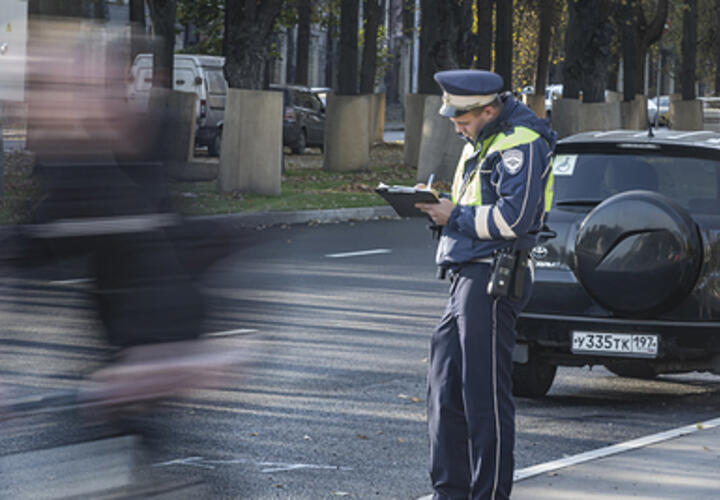 Стало известно, насколько вырастут штрафы за нарушения ПДД в 2025 году