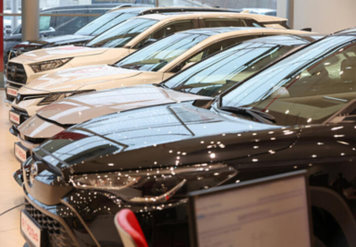 Стоит ли сейчас покупать машину: рассказали эксперты